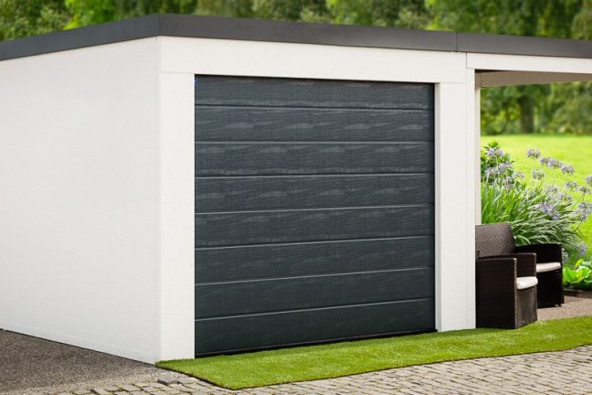 Plechová garáž s prístreškom pre jedno auto