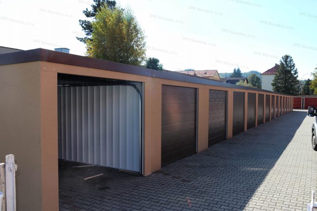 Montovaná radová garáž v nezateplenej verzii