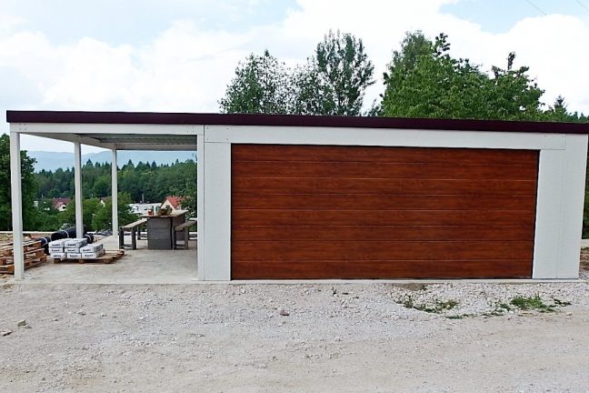 Montovaná dvojgaráž so širokou bránou Hormann