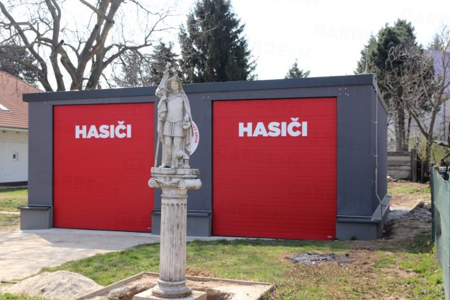 Moderná garáž pre hasičov