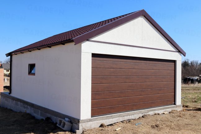 Garáž pre dve autá so sedlovou strechou