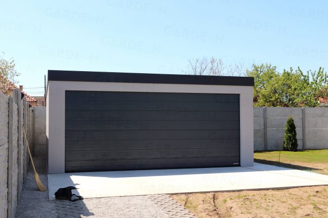 Dvojgaráž s rovnou strechou v sivej farbe