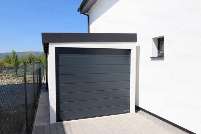 Garáž pre jedno auto so strechou v sivej farbe