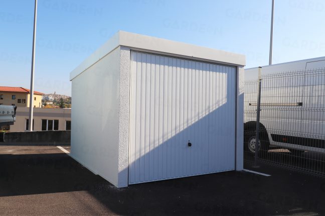 Biela garáž pre jedno auto