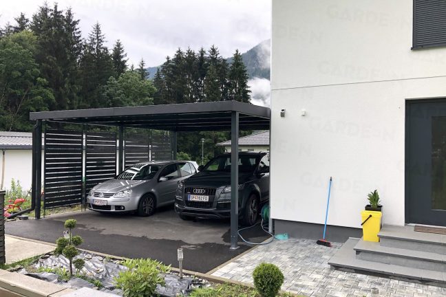 Autá zaparkované v prístrešku GARDEON