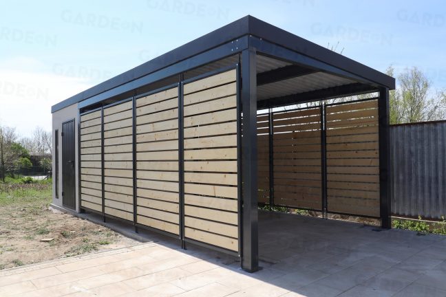 Oceľový prístrešok s drevenými výplňami