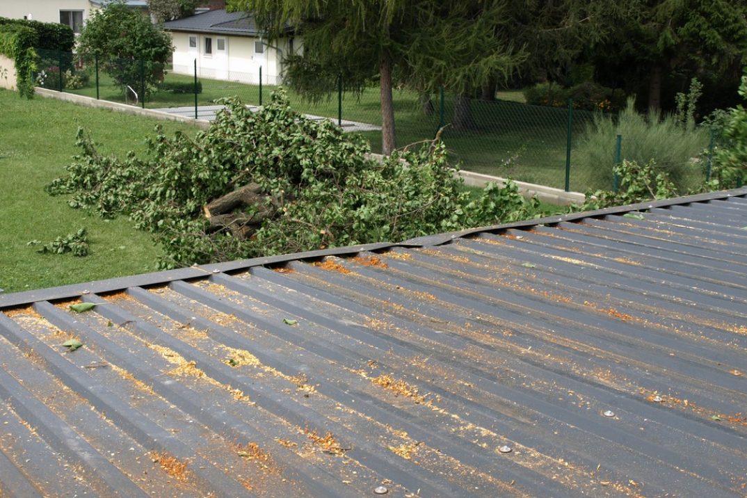 Strešná krytina na záhradnom domčeku