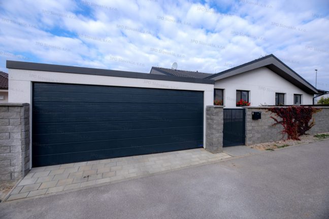 Montovaná garáž GARDEON pre dve autá s modernou širokou bránou