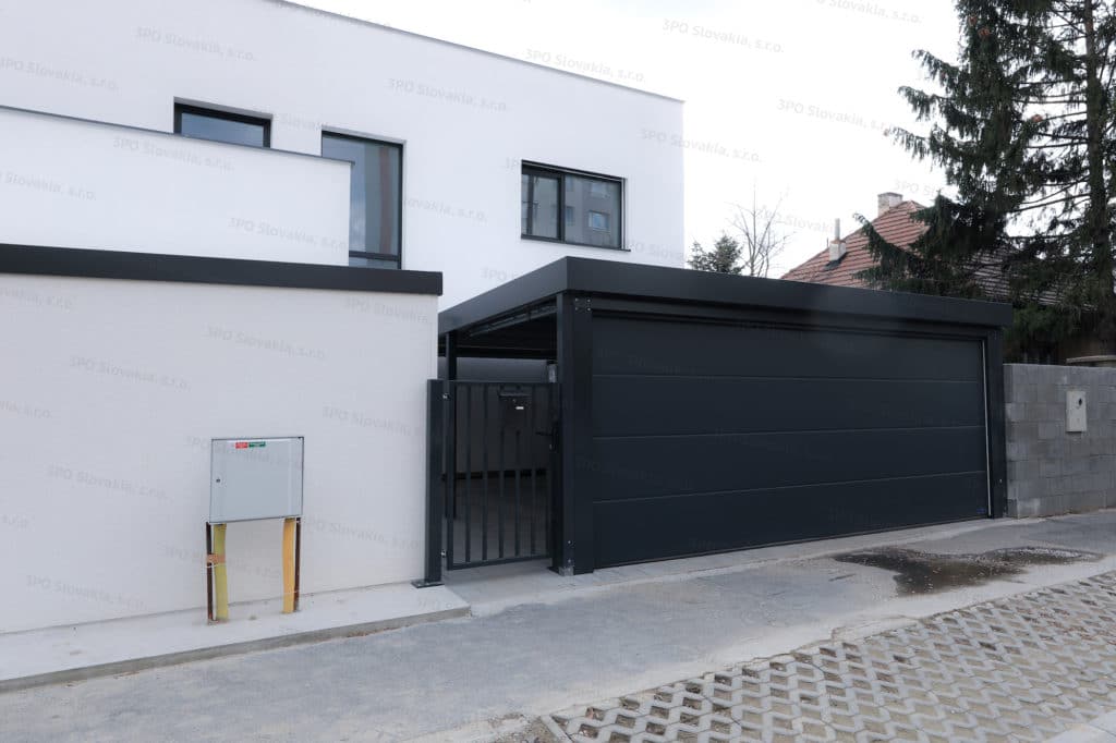 Prístrešok SIEBAU pre dve autá s antracitovou bránou Hormann