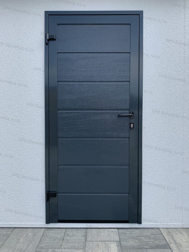 Dvere Hormann LPU42 v antracitovej farbe