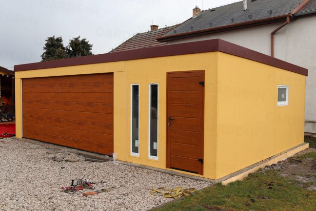 Atypická montovaná garáž v kukuricovej omietke