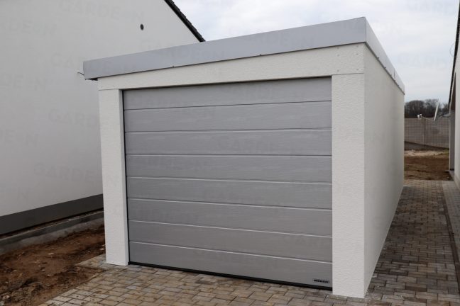 Garáž pre jedno auto so šikmou strechou