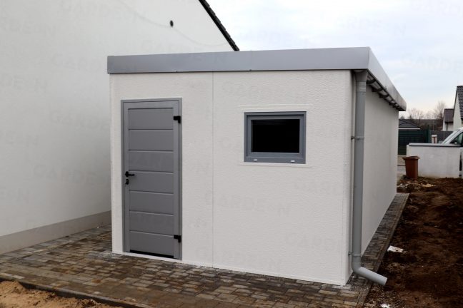 Zadná strana garáže pre jedno auto