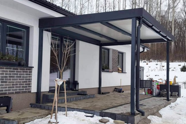 Záhradná pergola v antracitovej farbe