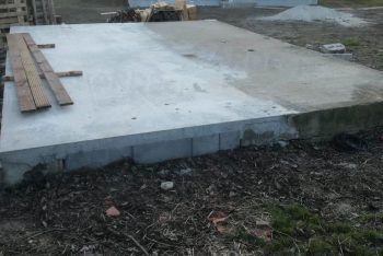 Suchá betónová platňa