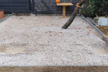 Betónové pätky pod zámkovou dlažbou