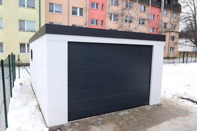 Garáž pre jedno auto pri bytovke