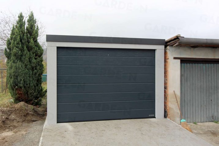 Garáž pre jedno auto v sivej omietke