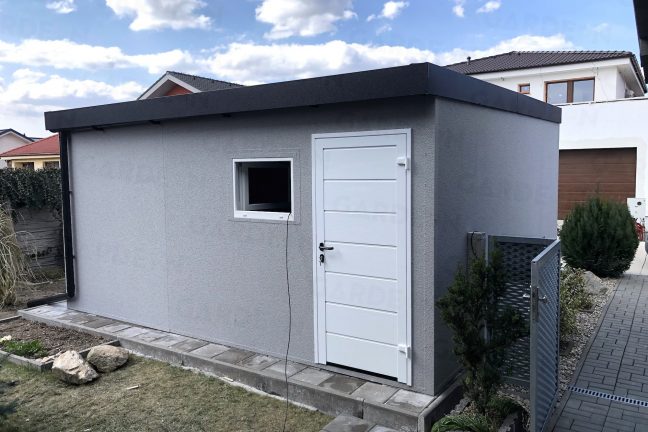 Zadná strana garáže pre jedno auto