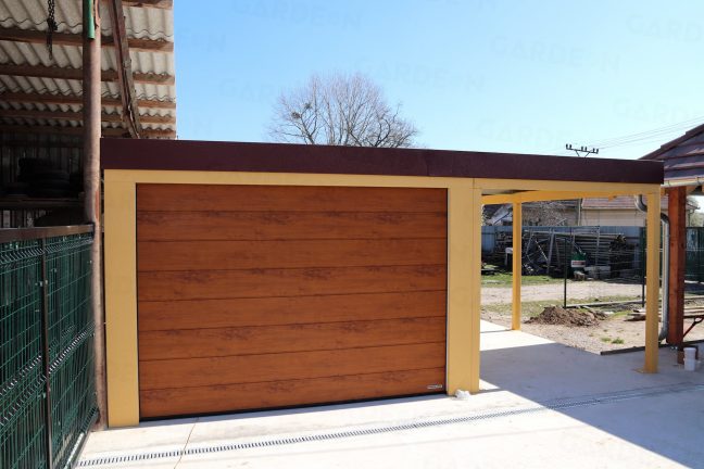 Garáž pre jedno auto s prístreškom