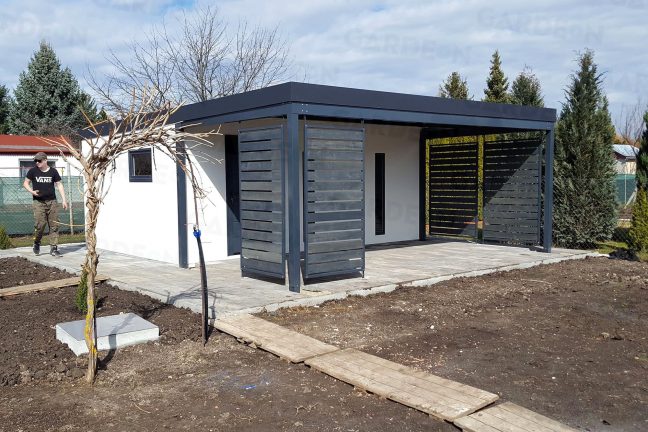 Záhradný domček s prístreškom a dizajnovými výplňami