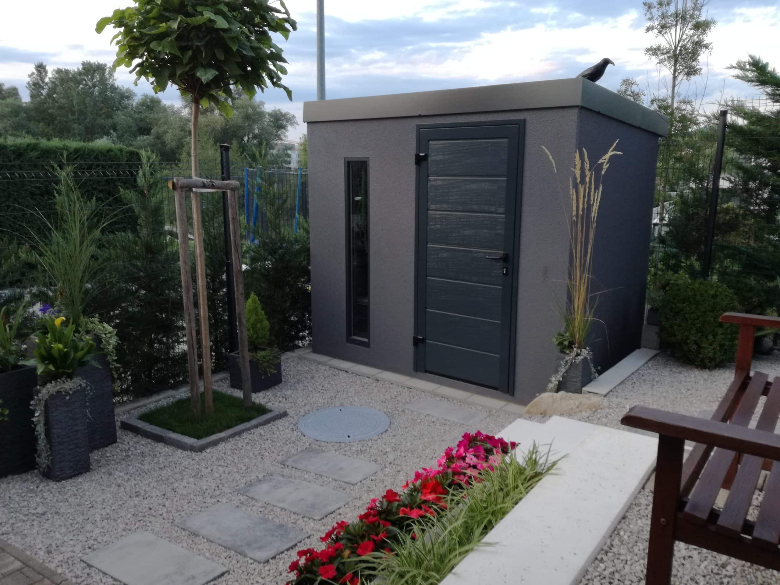 Tmavo sivý záhradný domček GARDEON