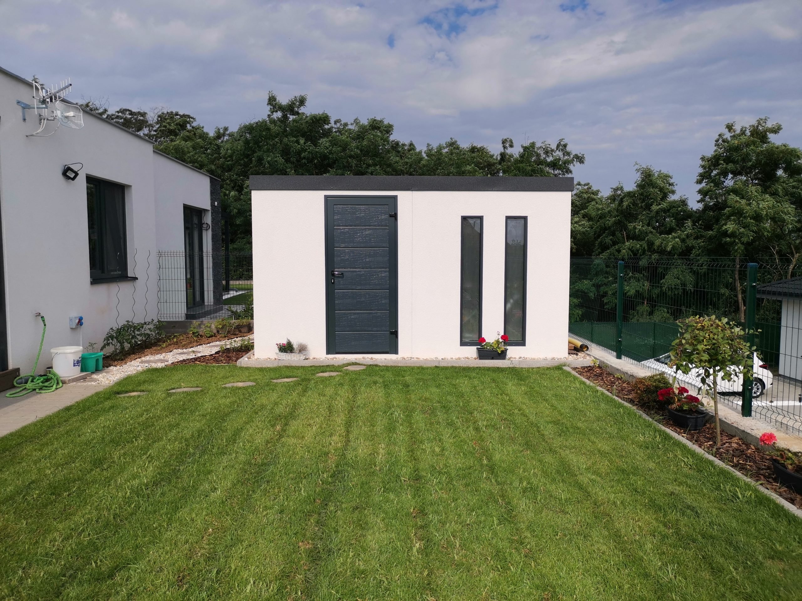 Záhradný domček s rovnou strechou