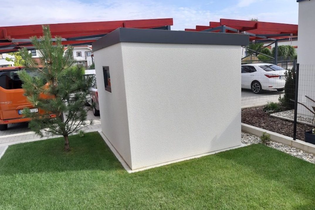 Zadná stena záhradného domčeka