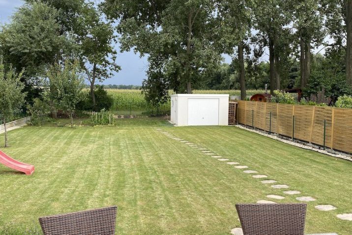 Záhradný sklad na záhrade