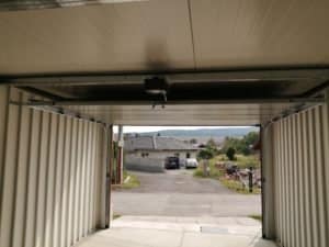 V&yacute;hľad na cestu z gar&aacute;že