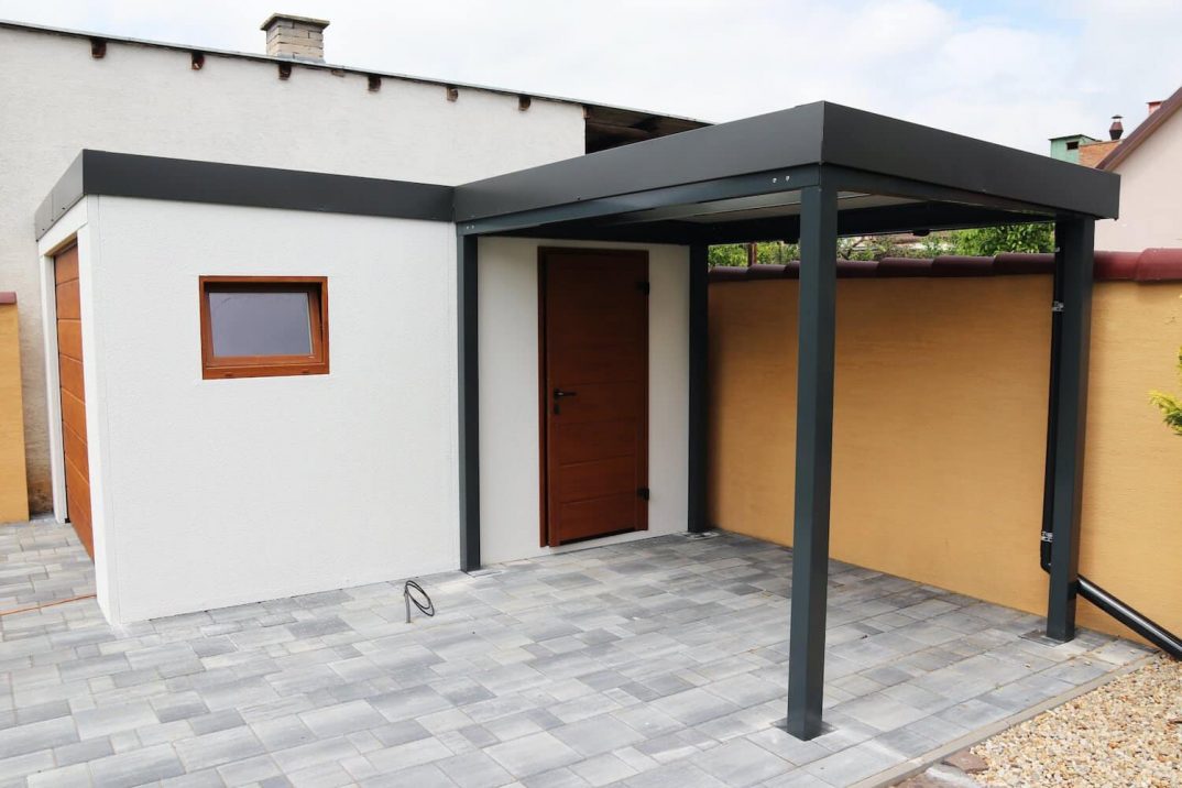 Prestrešenie záhradného domčeka