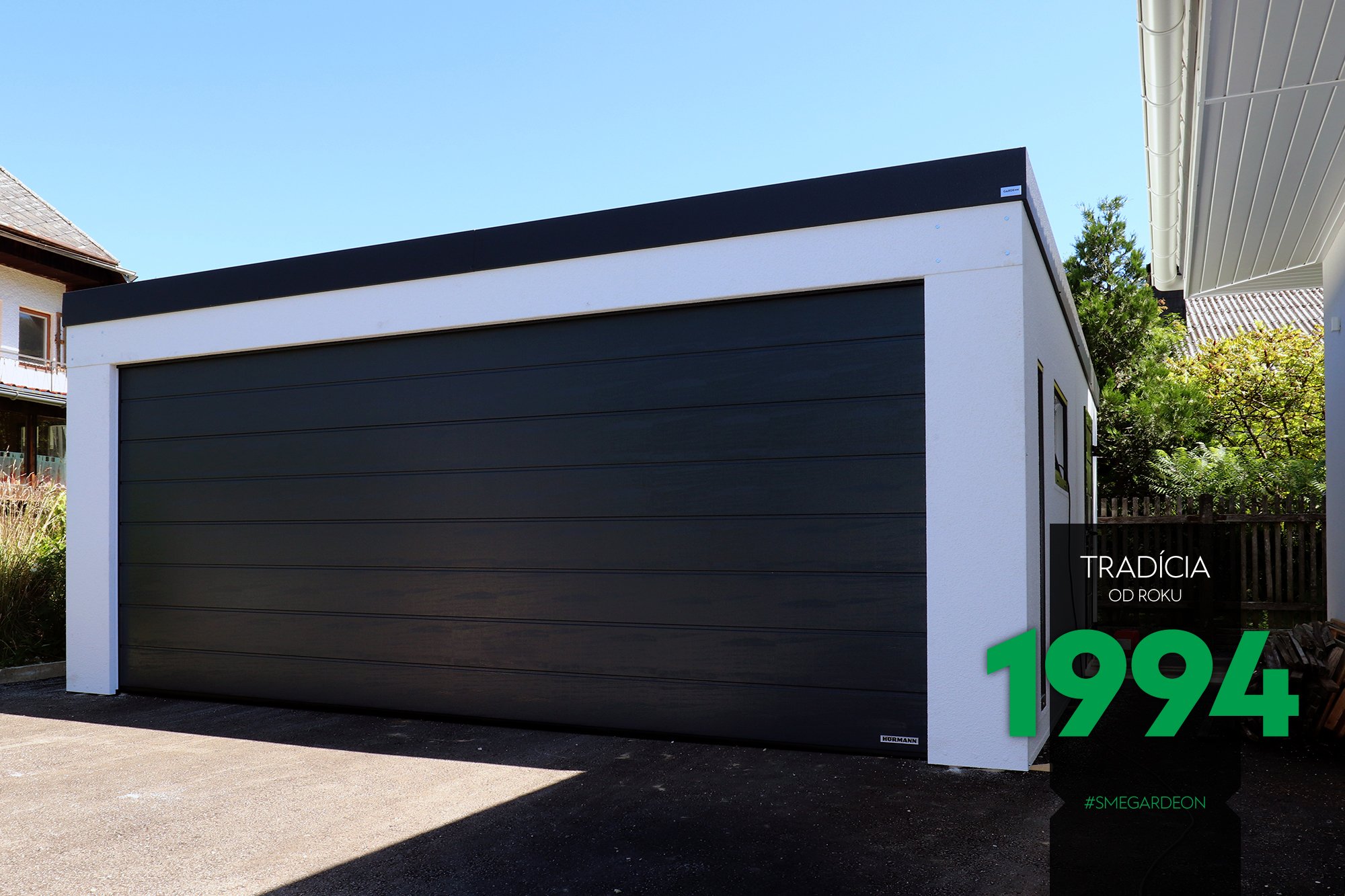 Biela garáž pre dve autá