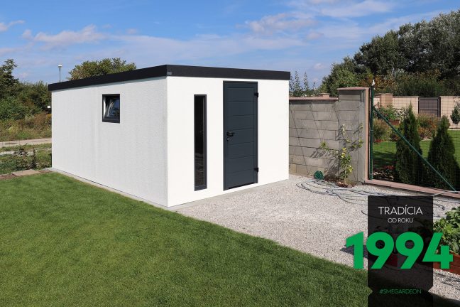Biely záhradný domček
