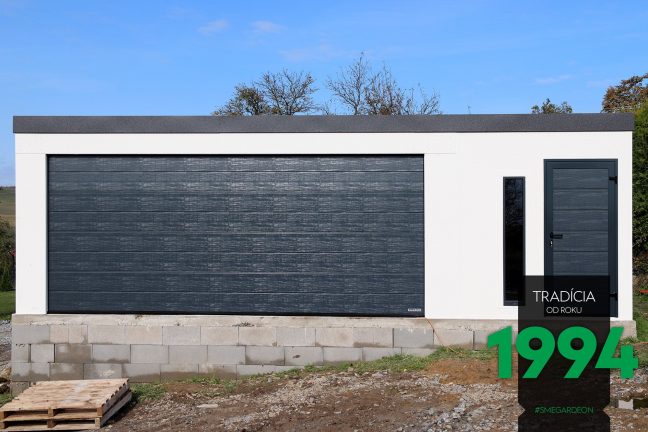 Atypická garáž v bielej farbe