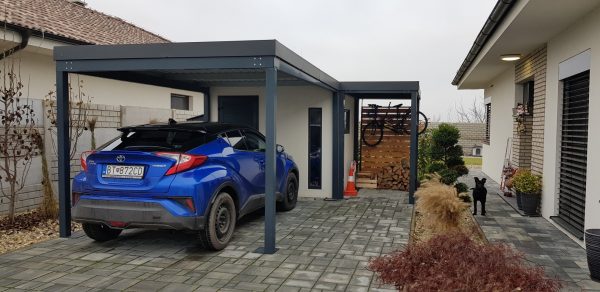 Záhradný domček s prístreškom pre auto v okrese Senec