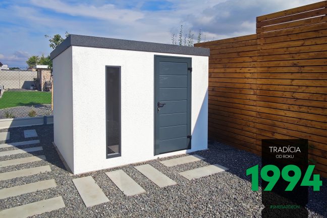 Záhradný domček so svetlíkom