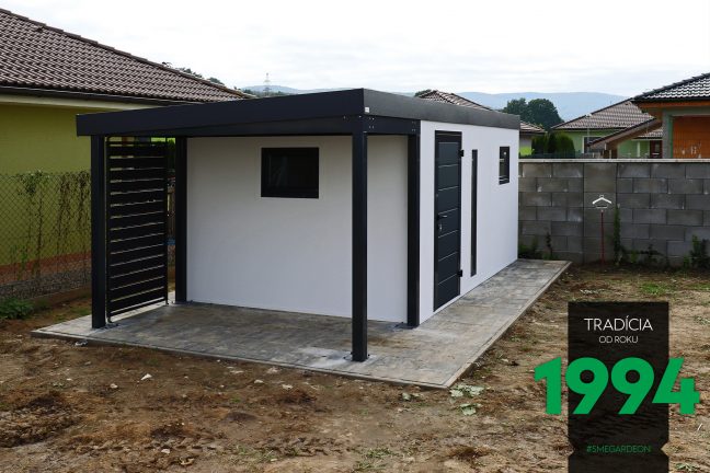 Záhradný domček s prístreškom na drevo