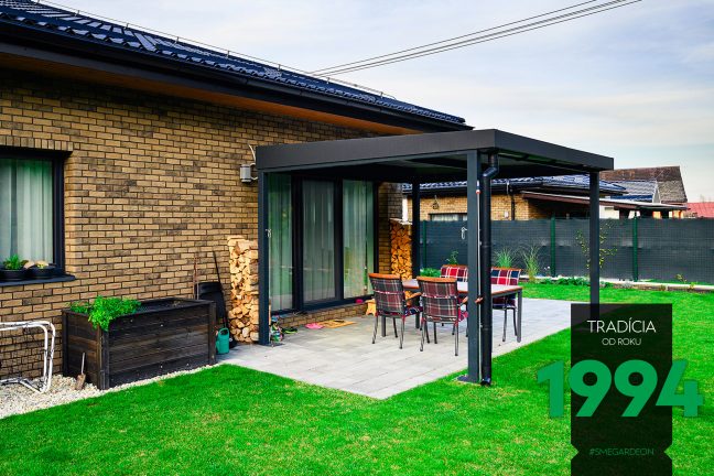 Pergola pri domčeku