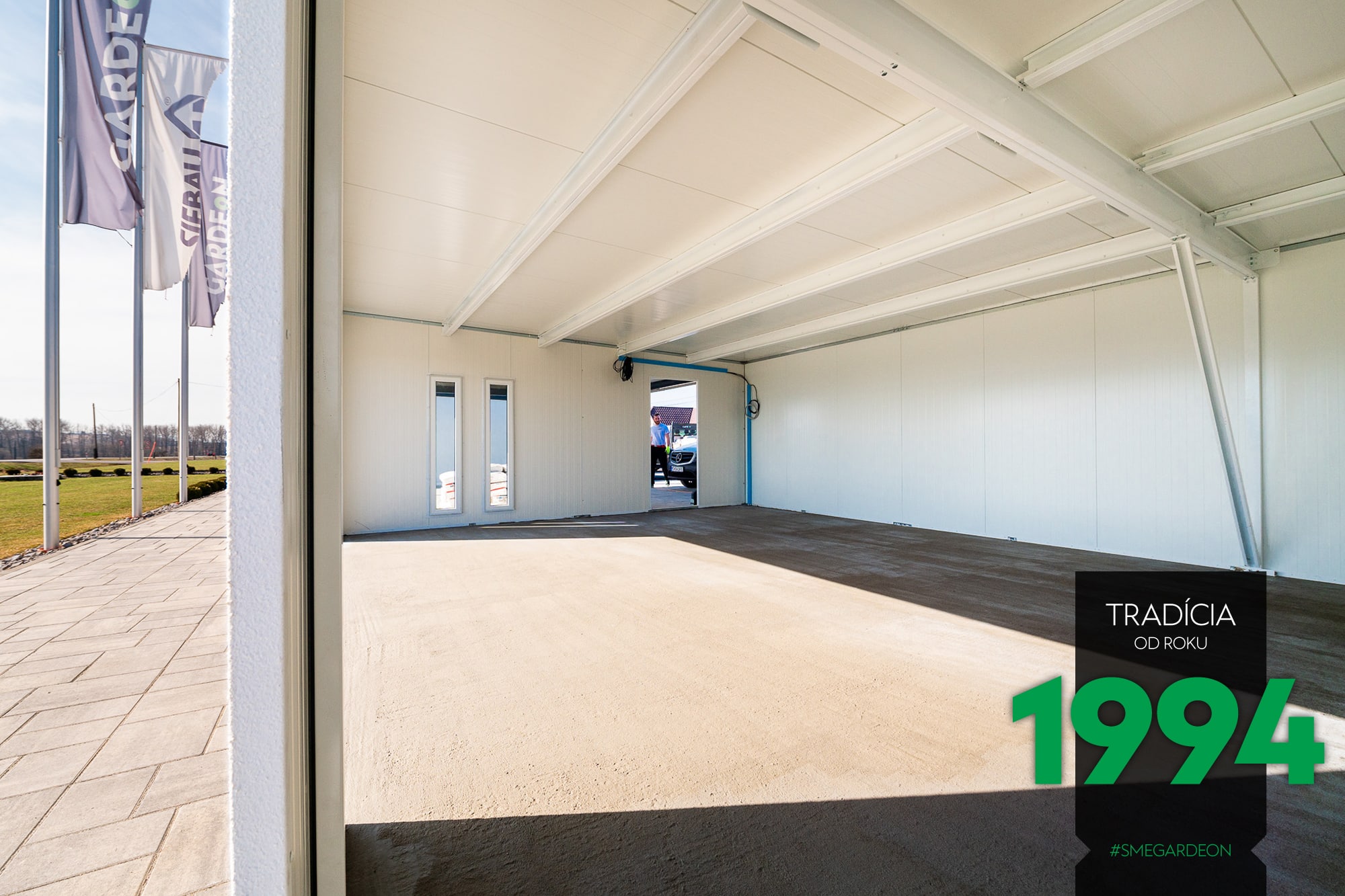 Atypická garáž v showroome GARDEON