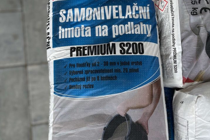 Samonivelačná hmota na podlahu
