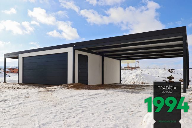 Atypická garáž s prístreškami v tmavej farbe