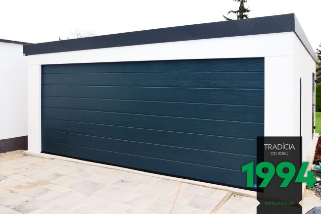 Dvojgaráž v bielej omietke