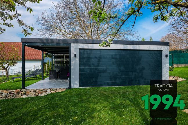 Garáž pre dve autá s prístreškom s antracitovou atikou