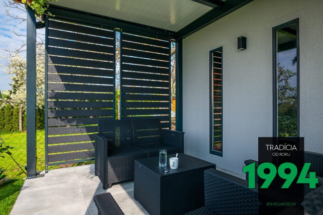 Posedenie pod prístreškom s výplňami