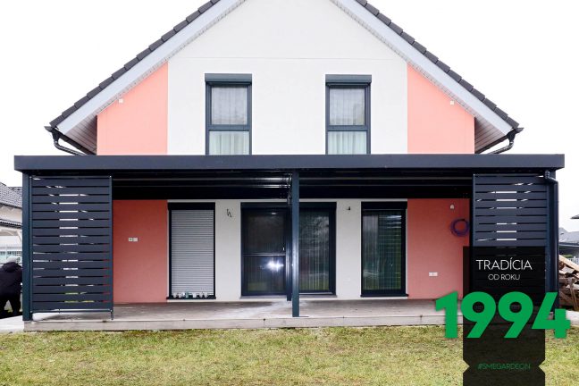 Pergola s výplňami v antracite