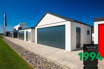 Garáž pre dve autá so sedlovou strechou