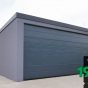 Garáž pre dve auta s tmavou garážovou bránou