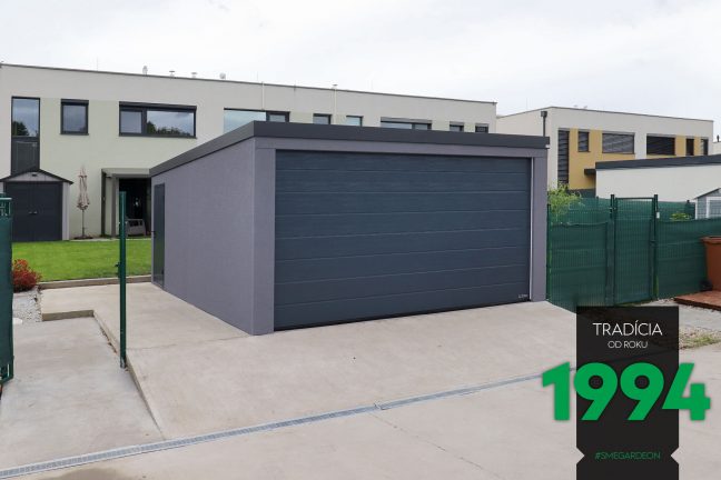 Garáž pre dve autá s neizolovanými dverami