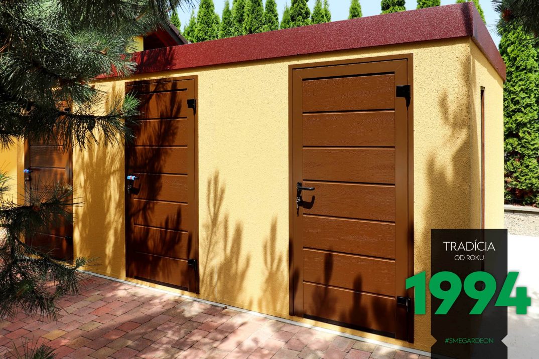 Záhradný domček s tromi dverami