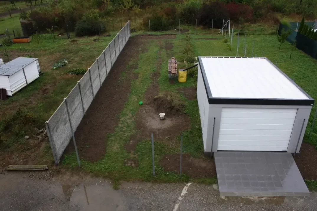 Montovaný garáž po montáži